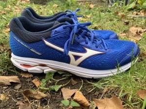 brooks glycerin vs mizuno wave rider